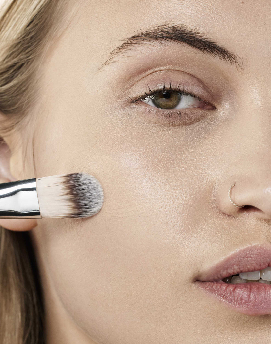 et al. Foundation Brush