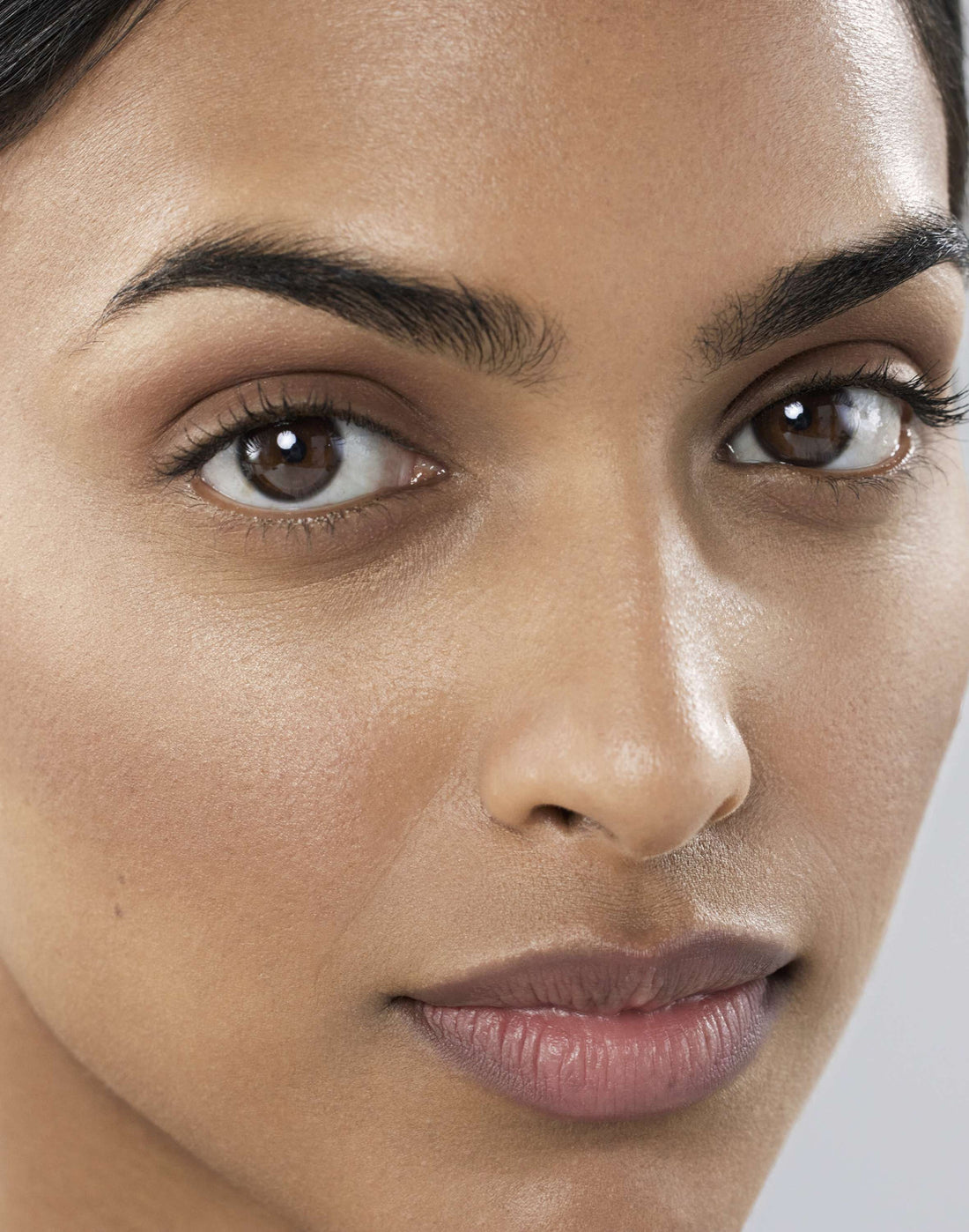 et al. Complexion Glow Refill - Nude Glow