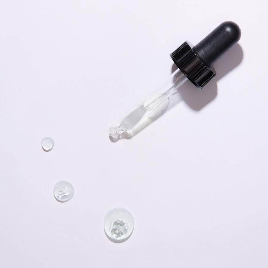 Medik8 Intelligent Retinol 10TR 15ml, swatch